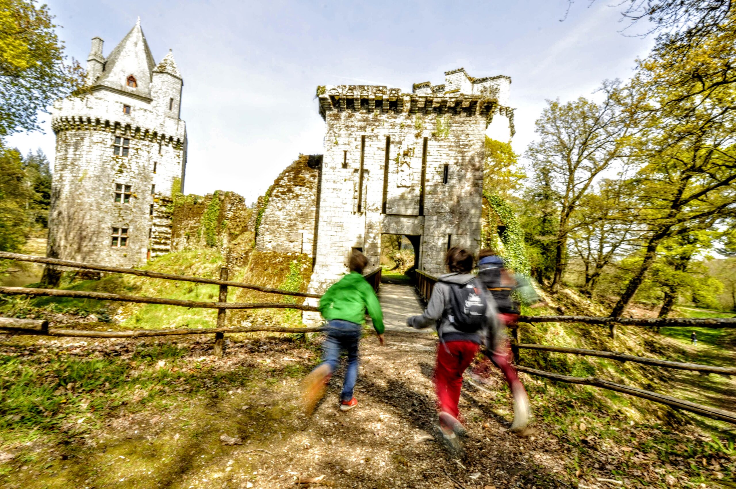 Visites scolaires des Forteresses de Largoet - Tours d'Elven en Morbihan